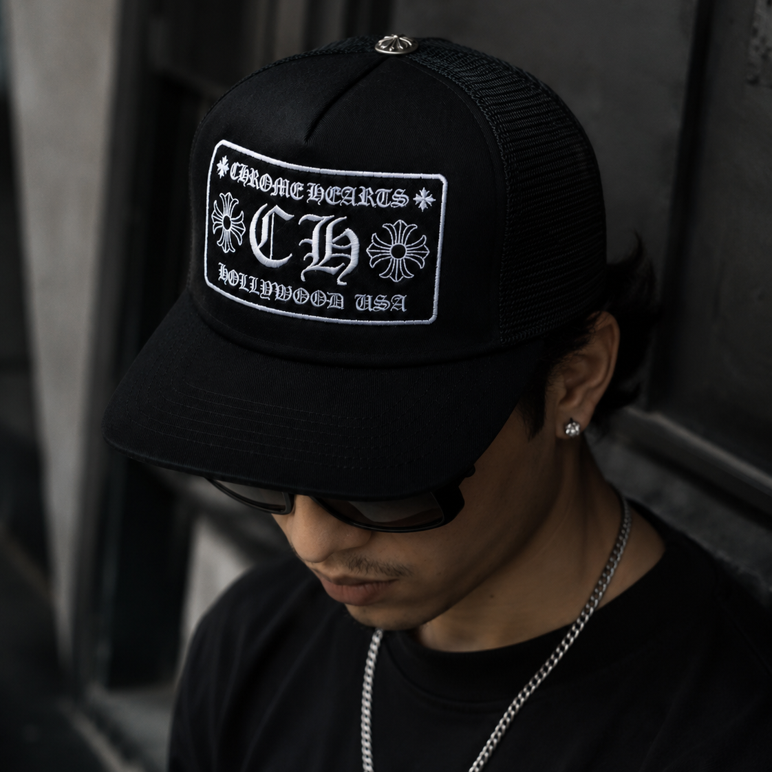HollyWood Black Tucker Cap