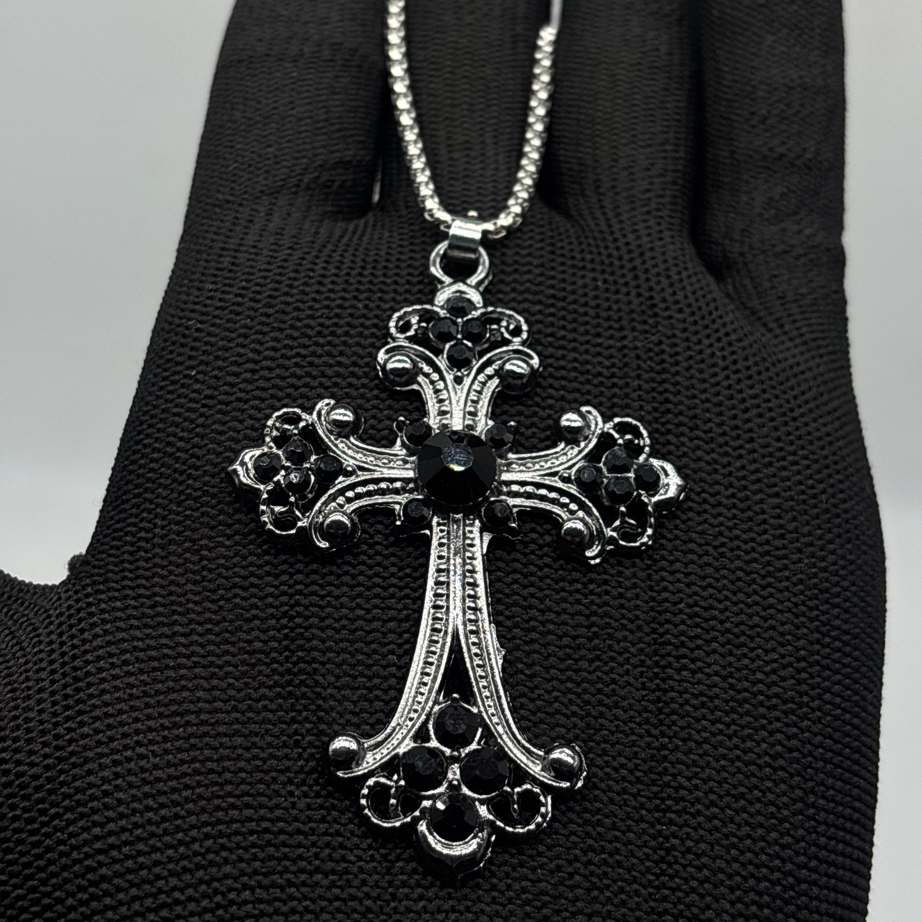 KING CROSS PENDANT BLACK