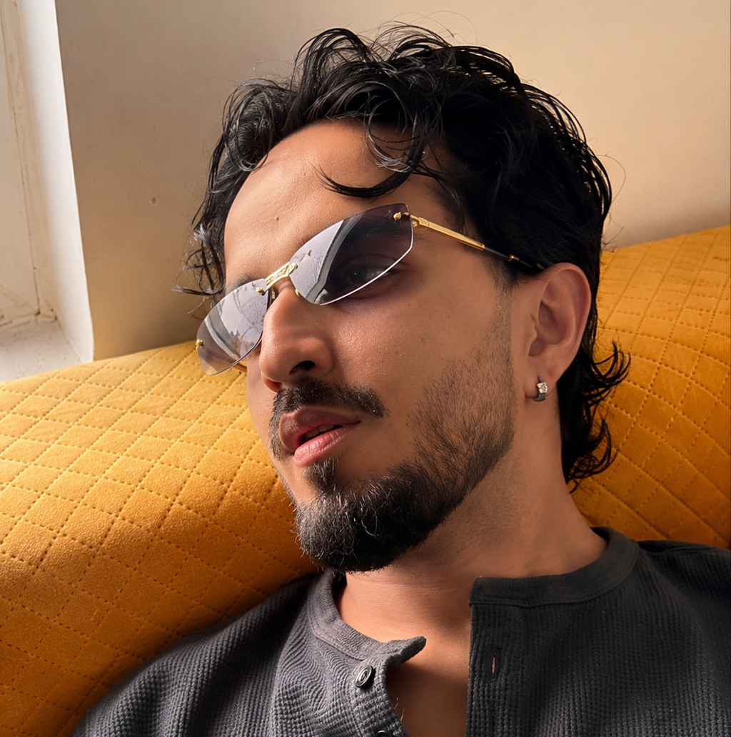Gold Rimless Shield Sunglasses – Black Gradient Lens & Star Detail