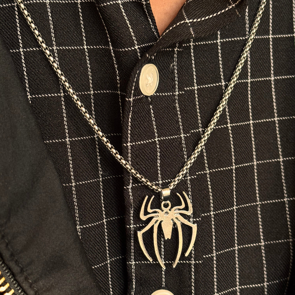 SPIDER PENDANT W stainless steel chain